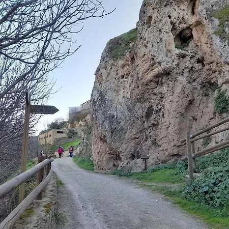 Paraje El Saltadero Cuevas del Becerro